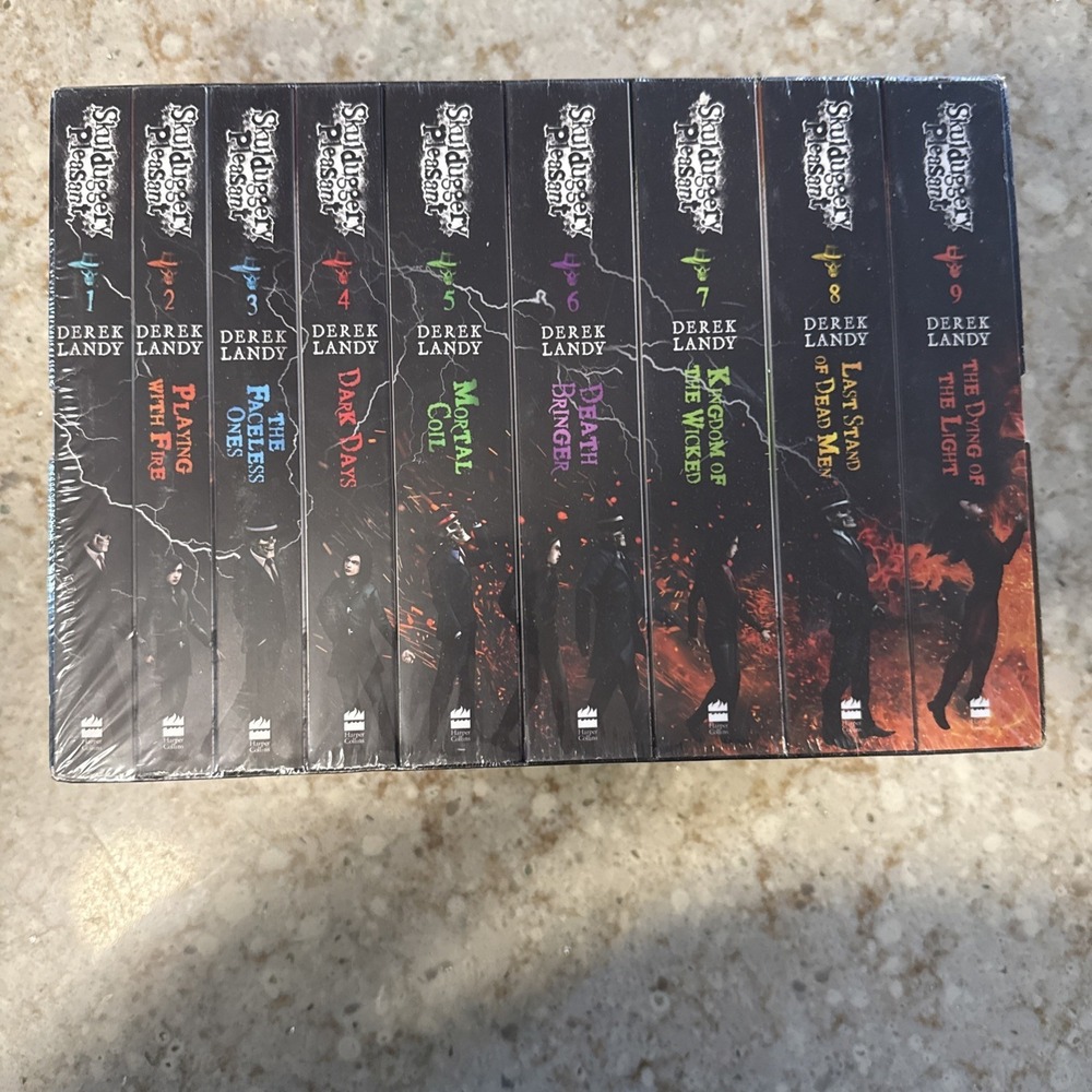 Skulduggery Pleasant Complete 1 - 9 Book‎ Series - New! Sealed!
